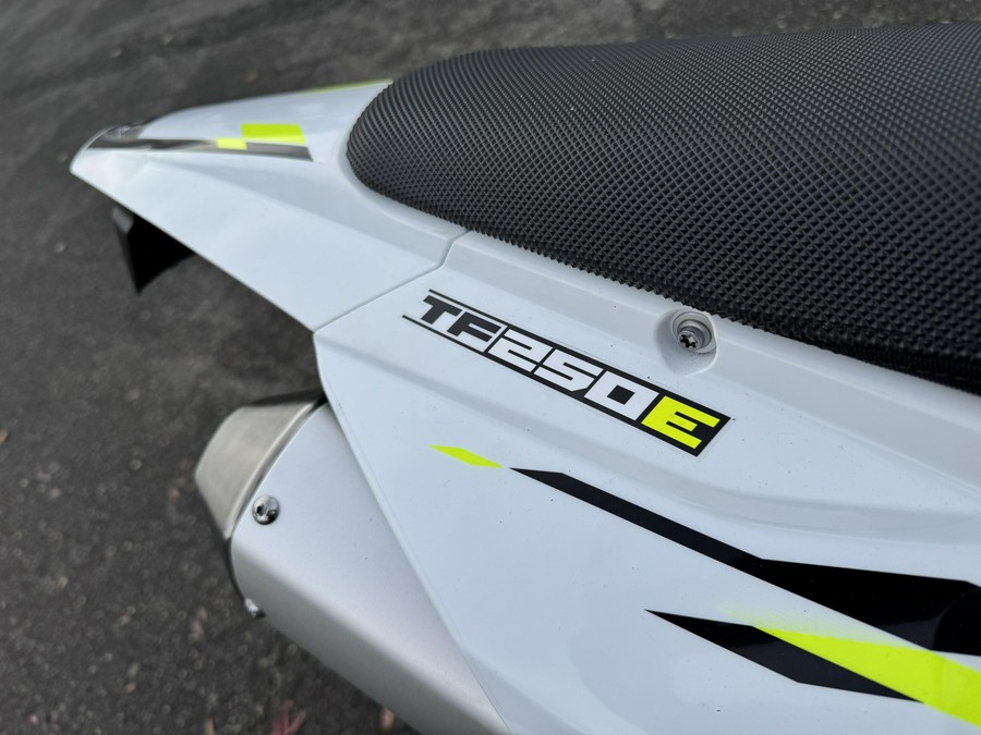 2026 Triumph TF250E - JET BLACK - PURE WHITE