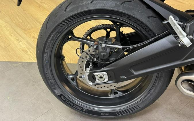 2025 Triumph Daytona 660 Satin Granite/Satin Black