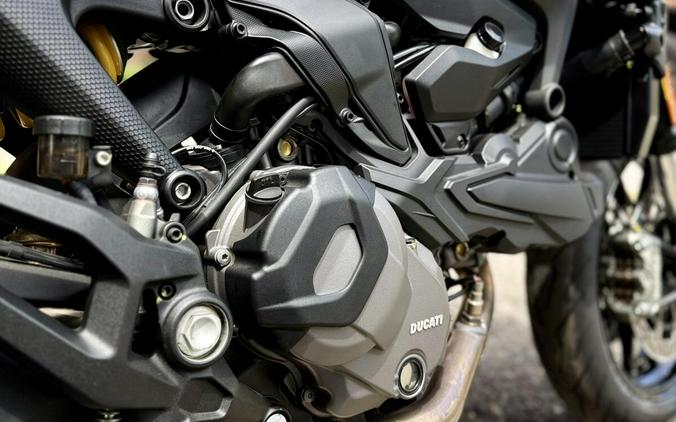 2024 Ducati MONSTER PLUS