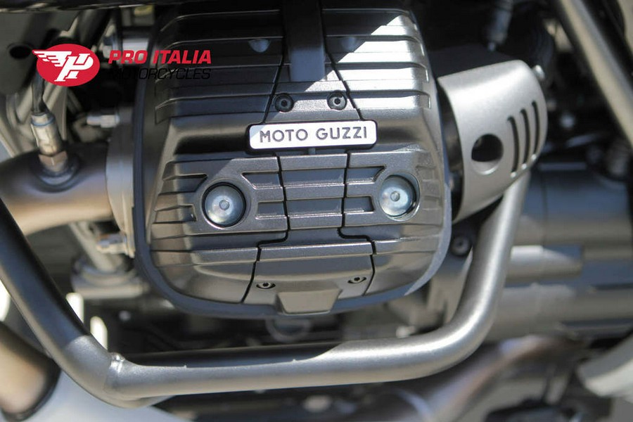 2023 Moto Guzzi V85 TT Guardia d'Onore