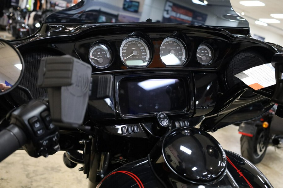 2021 Harley-Davidson® Ultra Limited Vivid Black