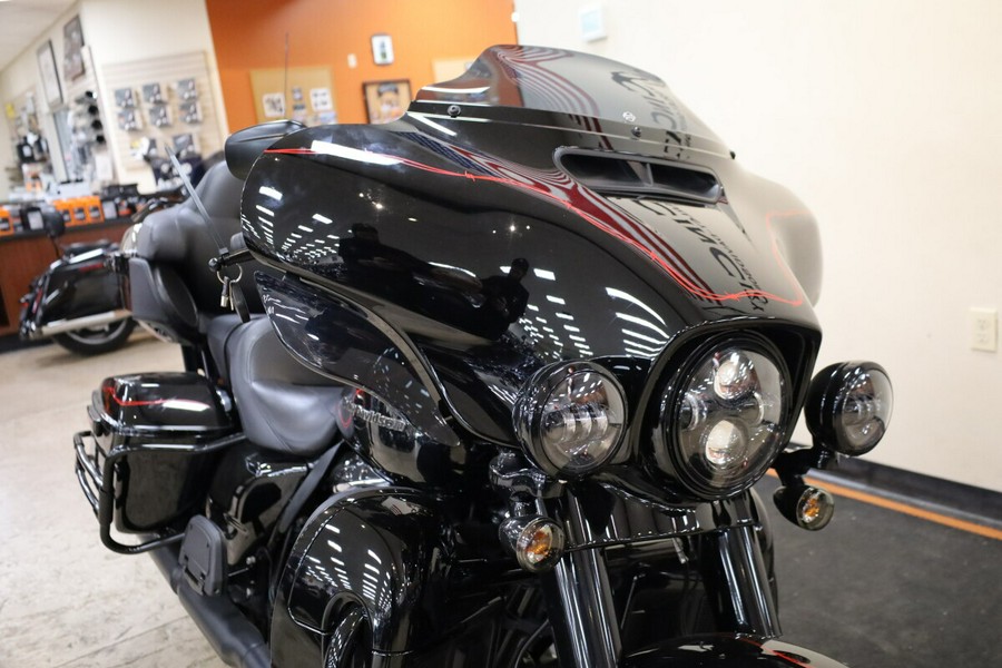 2021 Harley-Davidson® Ultra Limited Vivid Black