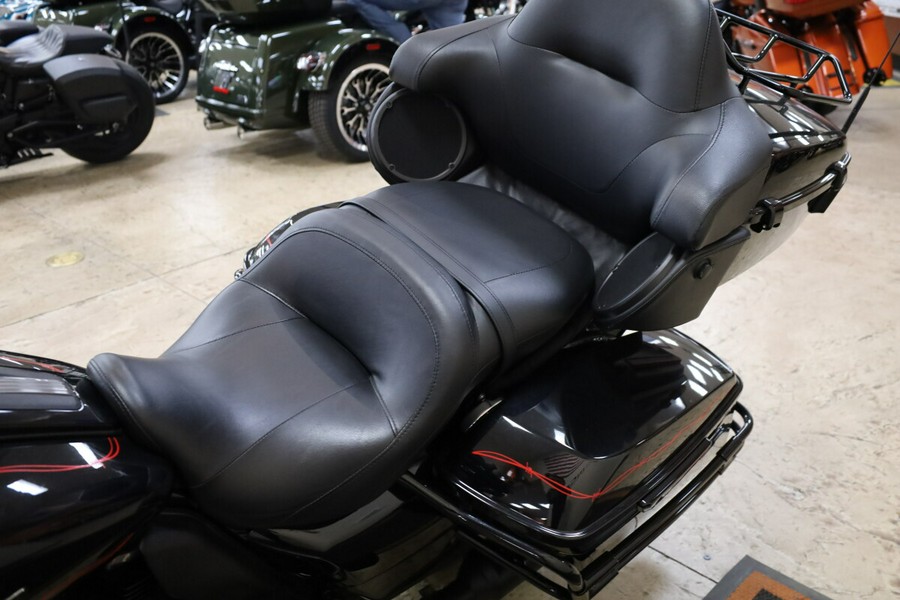 2021 Harley-Davidson® Ultra Limited Vivid Black