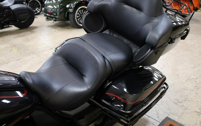 2021 Harley-Davidson® Ultra Limited Vivid Black