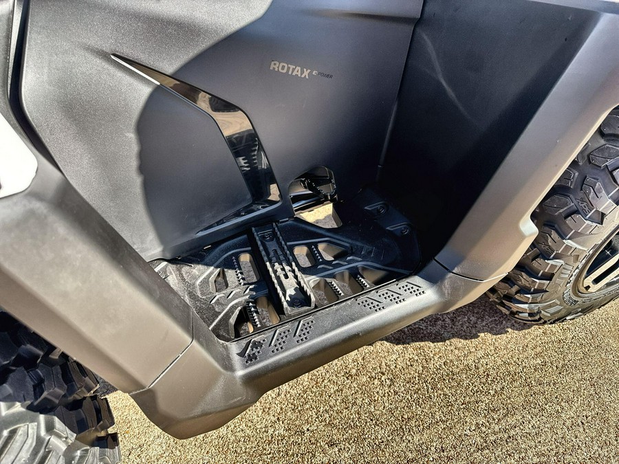 2027 Can-Am OUTLANDER ELECTRIC