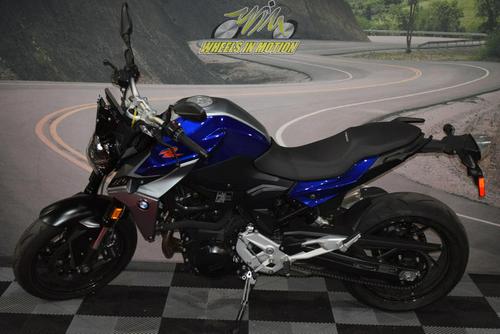 2020 BMW F 900 R Review (15 Fast Facts)