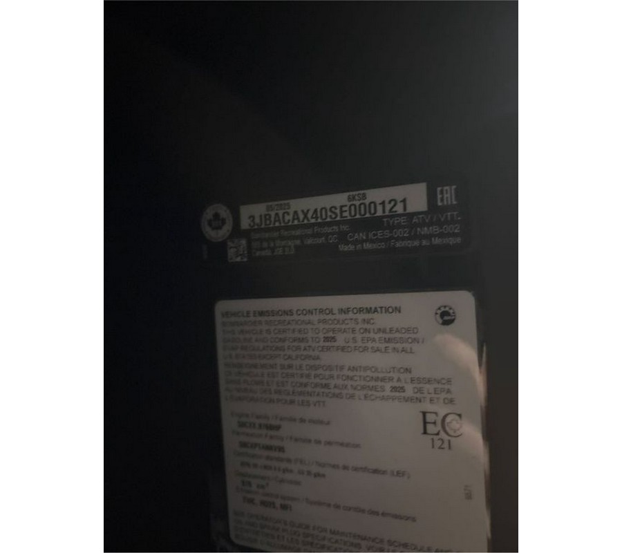 2025 Can-Am COMMANDER MAX XT 1000R -FIERY RED