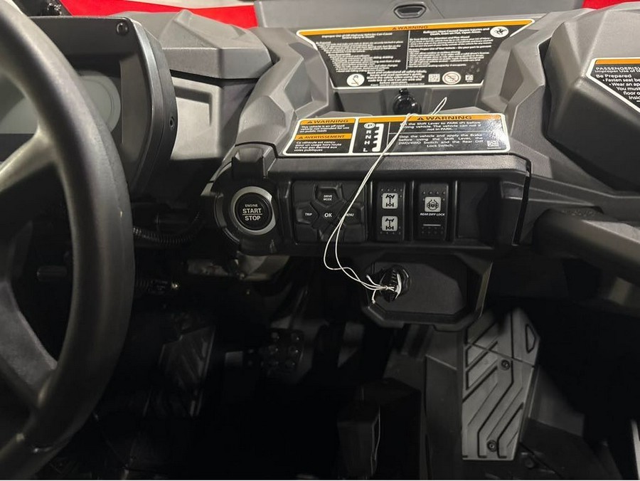 2025 Can-Am COMMANDER MAX XT 1000R -FIERY RED