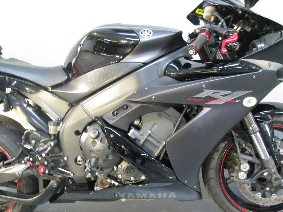 2005 Yamaha YZF R1
