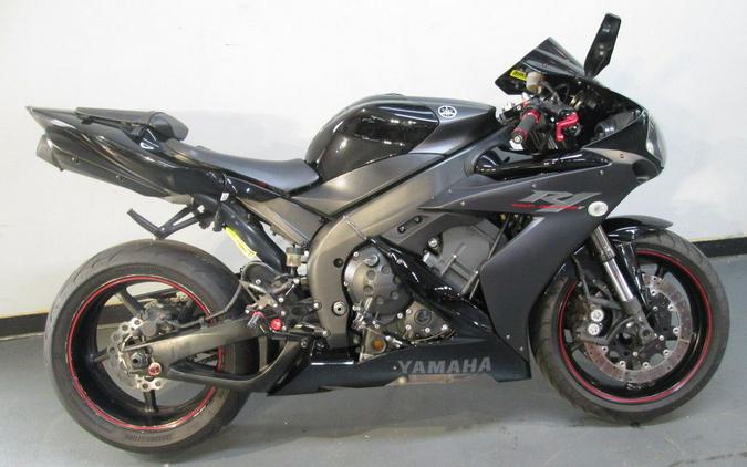 2005 Yamaha YZF R1