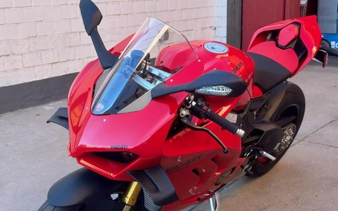 2024 Ducati Panigale V4 S Red