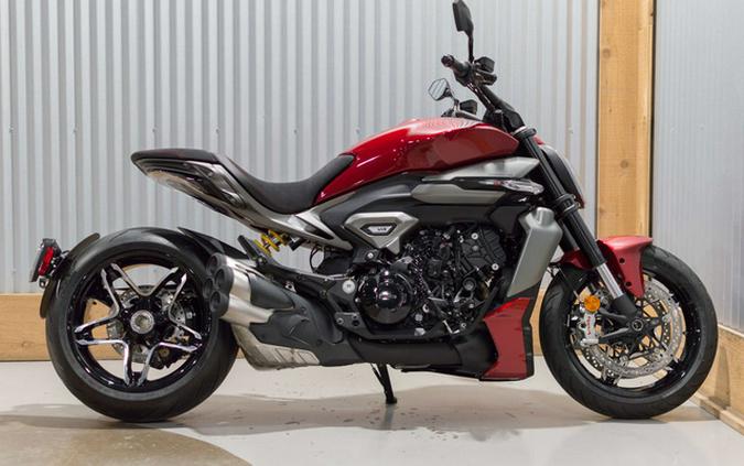 2025 Ducati XDiavel V4 First Look [8 Fast Facts]