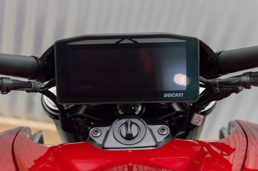 2026 Ducati XDiavel V4 Burning Red