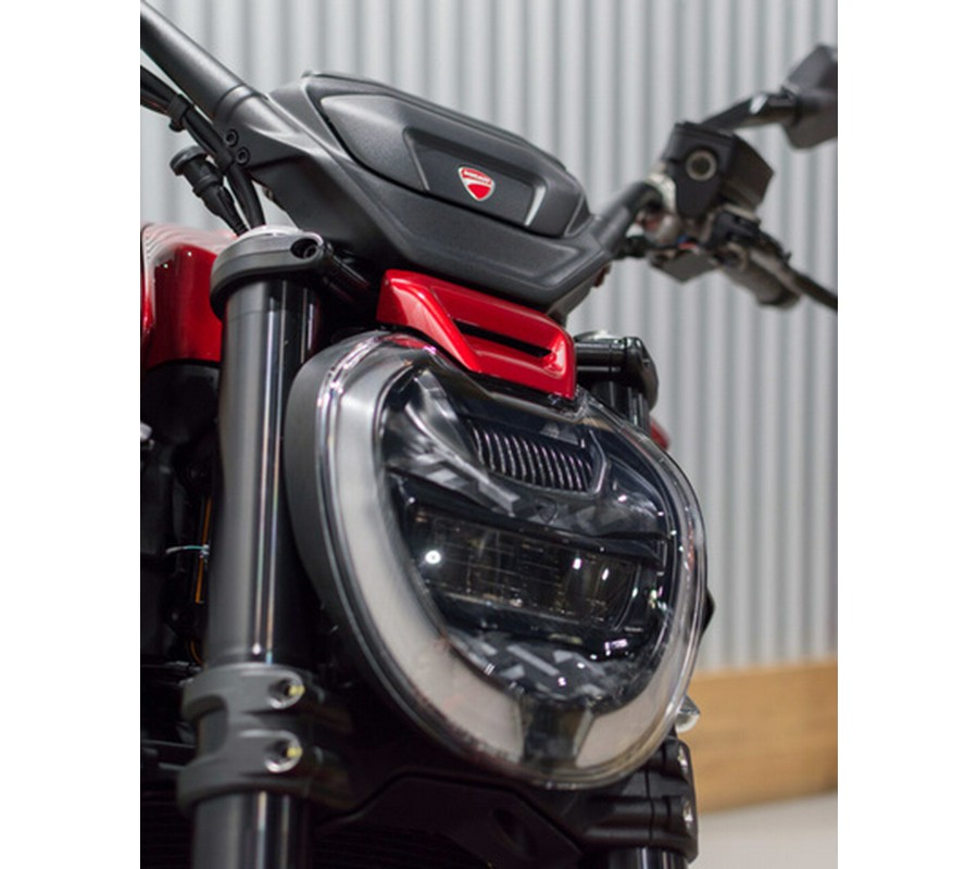 2026 Ducati XDiavel V4 Burning Red