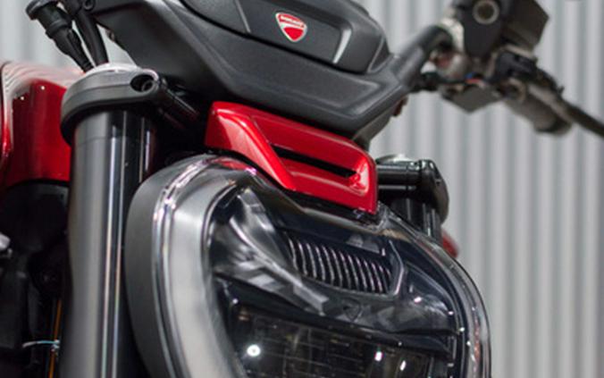 2026 Ducati XDiavel V4 Burning Red