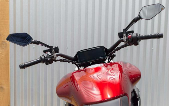 2026 Ducati XDiavel V4 Burning Red