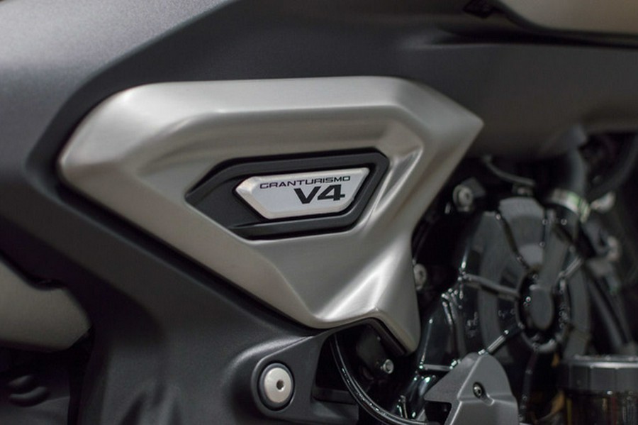 2026 Ducati XDiavel V4 Burning Red