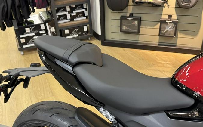 2025 Triumph Daytona 660 Carnival Red/Sapphire Black