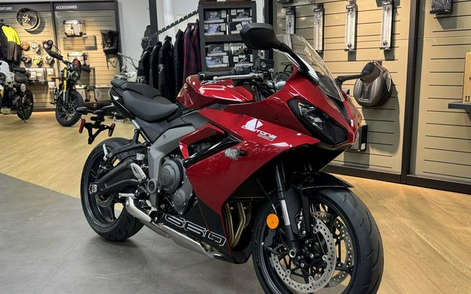 2025 Triumph Daytona 660 Carnival Red/Sapphire Black