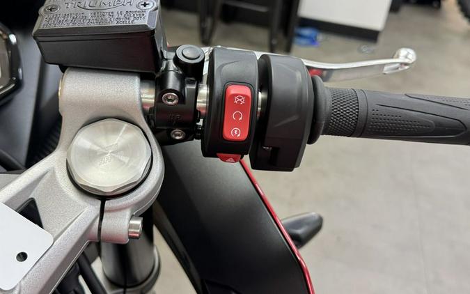 2025 Triumph Daytona 660 Carnival Red/Sapphire Black