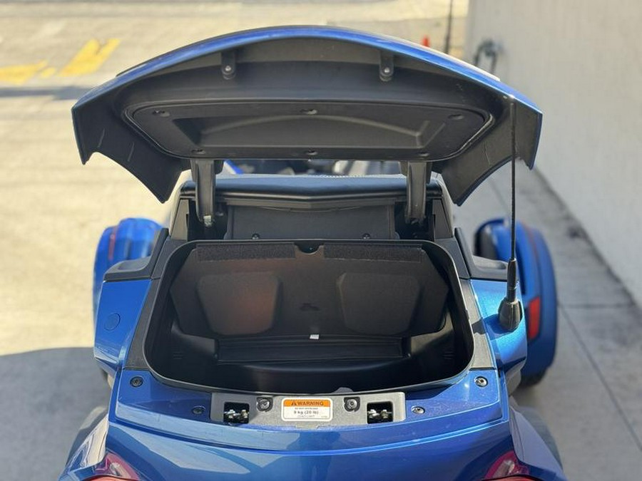 2018 Can-Am® Spyder® RT Limited Dark