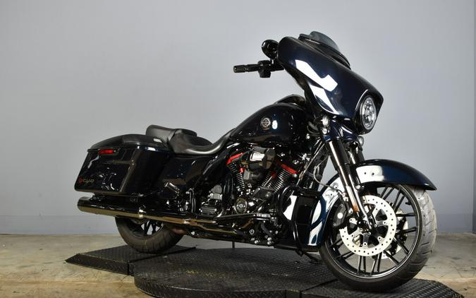 2022 Harley-Davidson CVO Street Glide FLHXSE