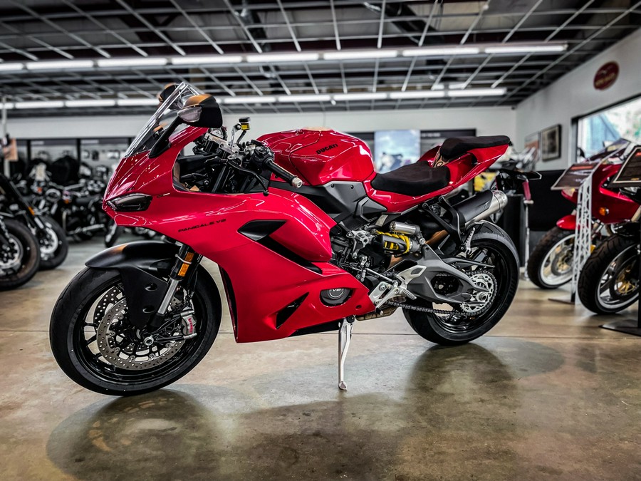 2026 DUCATI PANIGALE V2 896