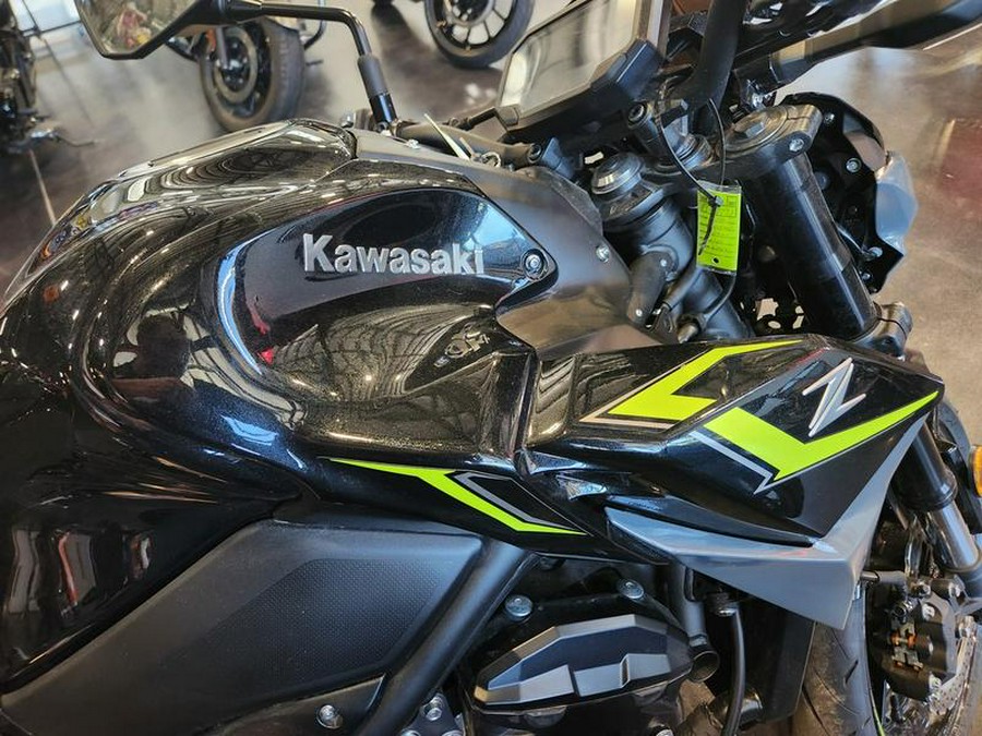 2024 Kawasaki Z900 ABS Metallic Spark Black/Metallic Matte Dark Gray