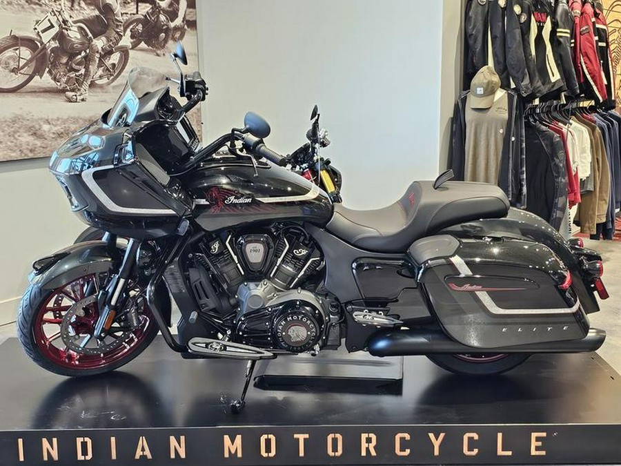 2024 Indian Motorcycle® Challenger® Elite Charcoal Candy/Black Candy