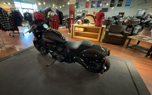 2024 Indian Motorcycle® Sport Chief Granite Gray