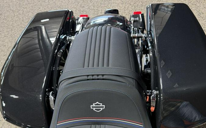 2026 Harley-Davidson® Street Glide® Midnight Ember Chrome Trim