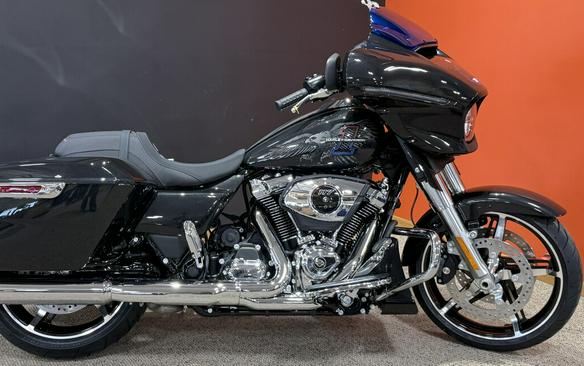 2026 Harley-Davidson® Street Glide® Midnight Ember Chrome Trim