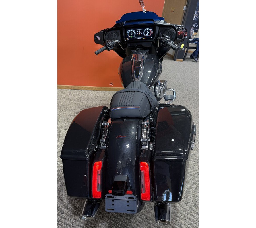 2026 Harley-Davidson® Street Glide® Midnight Ember Chrome Trim