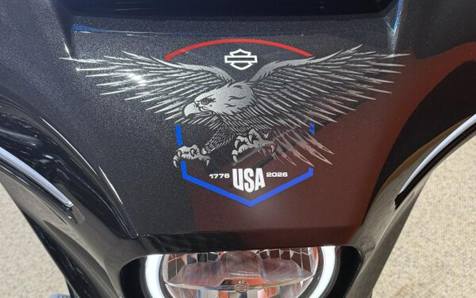 2026 Harley-Davidson® Street Glide® Midnight Ember Chrome Trim