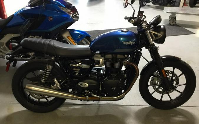 2022 Triumph Street Twin 900 Azure Blue