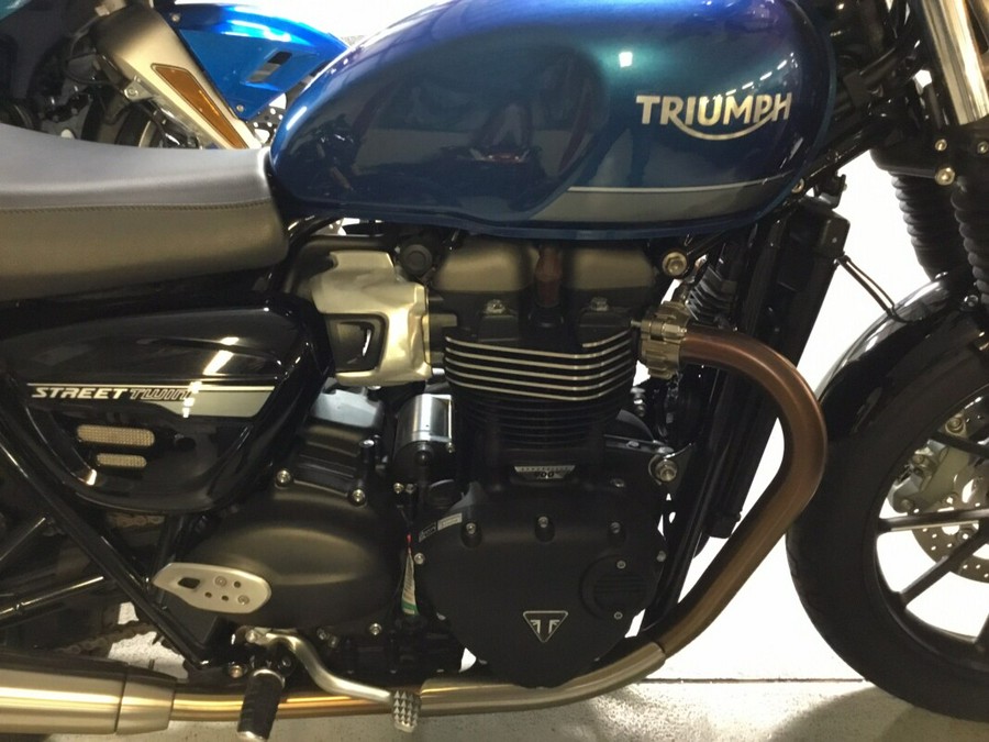 2022 Triumph Street Twin 900 Azure Blue