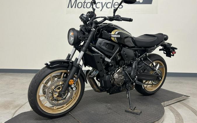 2025 Yamaha XSR 700