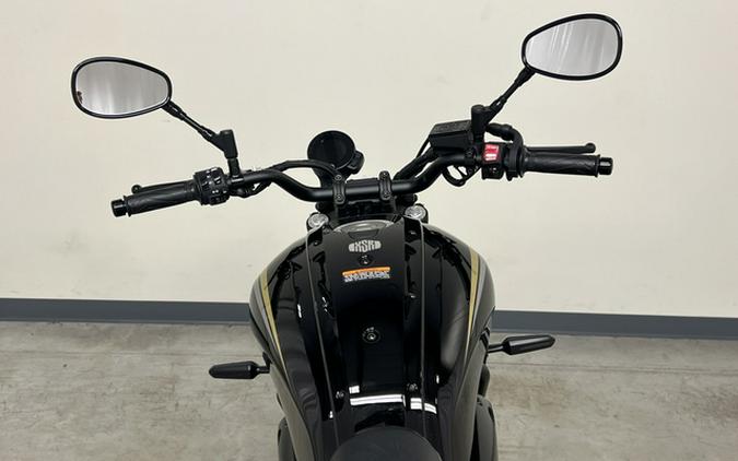 2025 Yamaha XSR 700