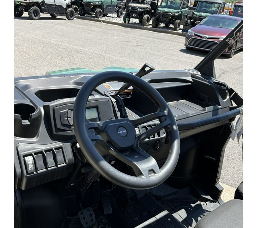 2025 Can-Am® Defender MAX HD7