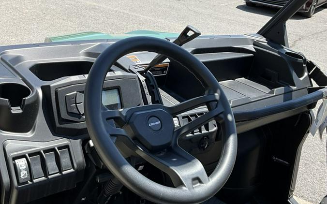 2025 Can-Am® Defender MAX HD7