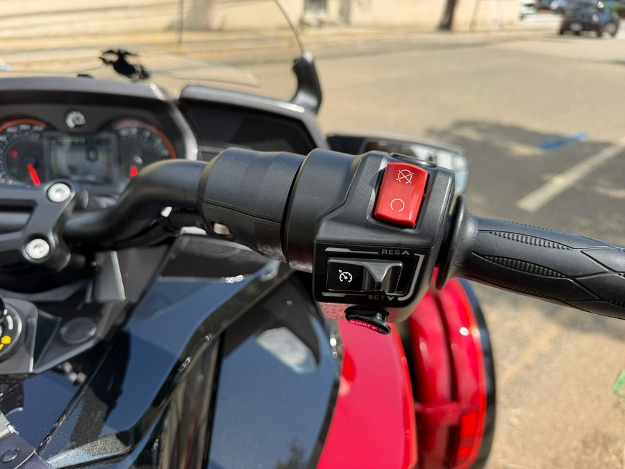 2017 Can-Am Spyder F3-T SE6