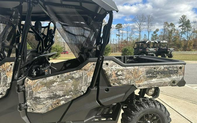 2025 Honda Pioneer 1000-6 Deluxe Crew TrueTimber Atera Camo Deluxe Crew