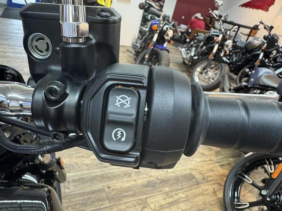 2025 Indian Motorcycle® Super Scout® Black Metallic