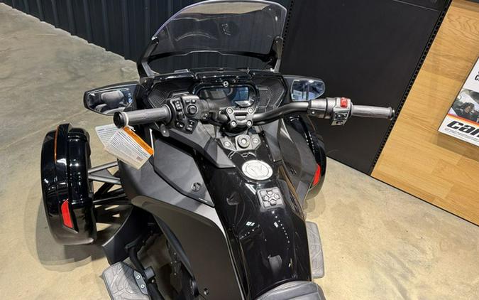 2023 Can-Am Spyder F3 Limited Dark Wheels