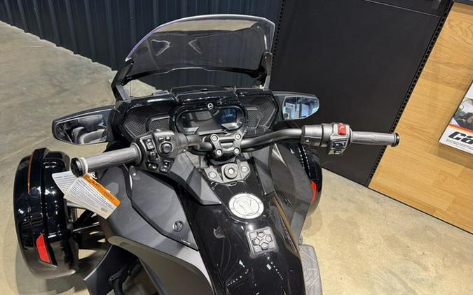 2023 Can-Am Spyder F3 Limited Dark Wheels