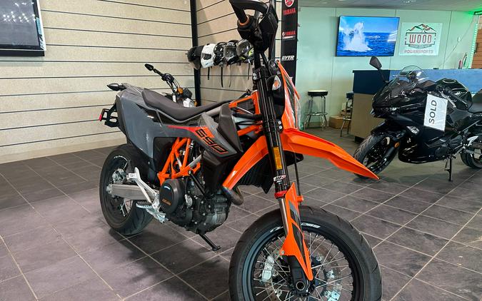 2021 KTM 690 SMC R