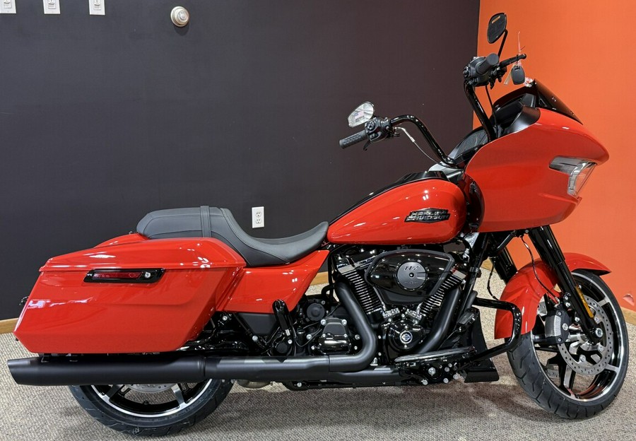 2026 Harley-Davidson® Road Glide® Blood Orange Black Trim