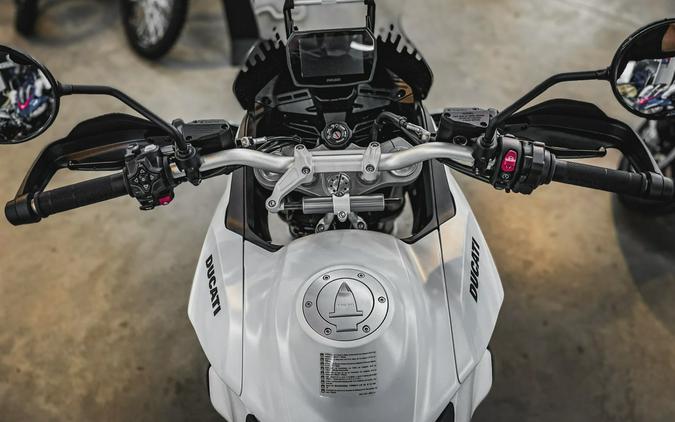 2026 DUCATI DSX
