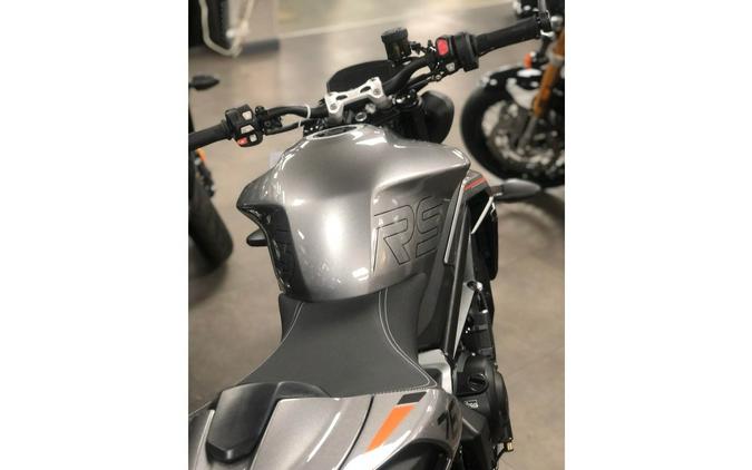 2024 Triumph Street Triple 765 RS Silver Ice