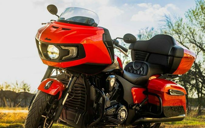 2022 Indian Challenger Dark Horse